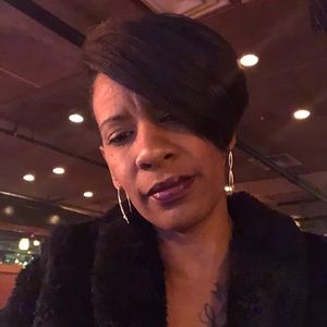 Meet your Posher, Denise